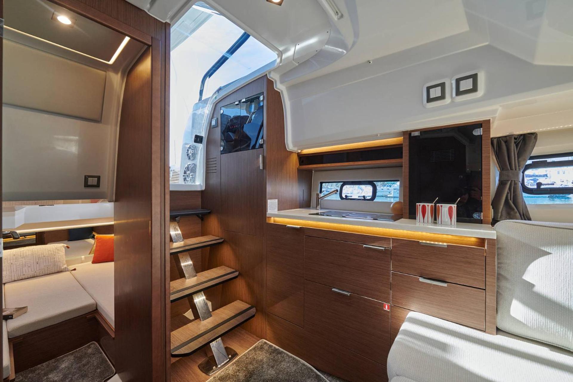 Luxury Yacht Botel *