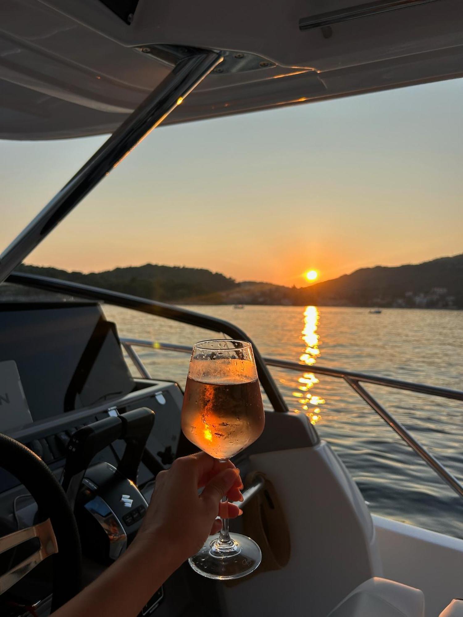 Luxury Yacht Botel *